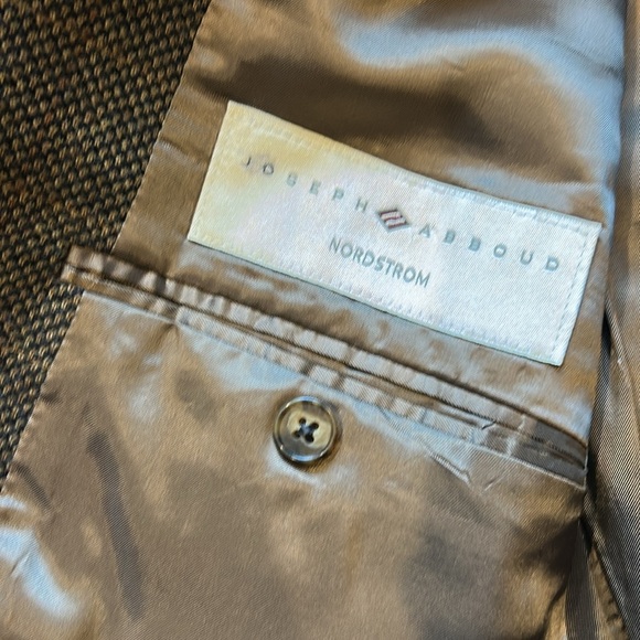 Joseph Abboud Sport Coat (41L) - Picture 4 of 9